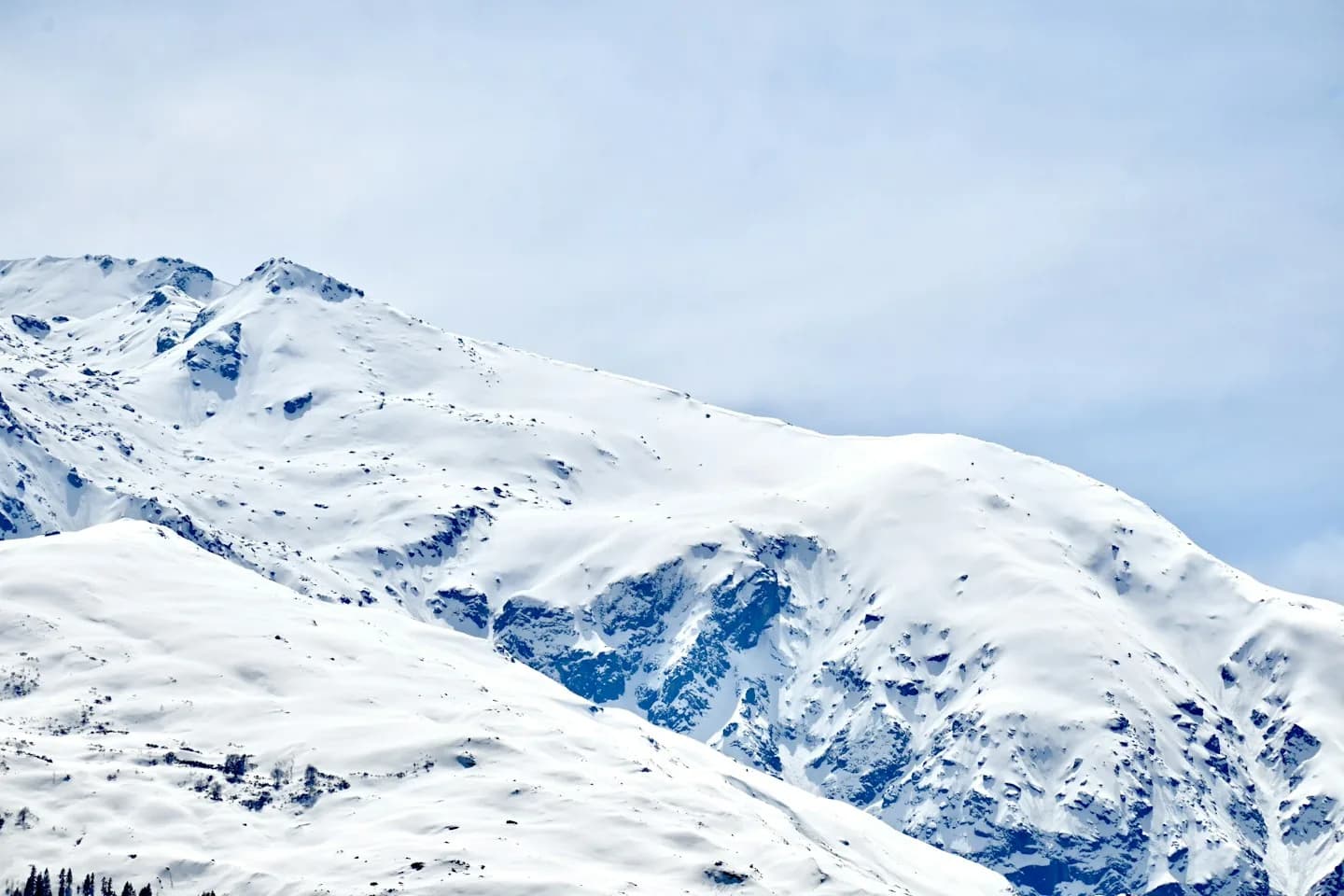 Manali Weekend Getaway — illustrative mountain landscape